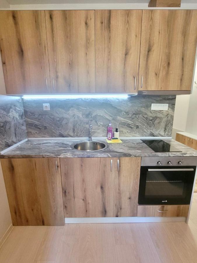66 Apartament *